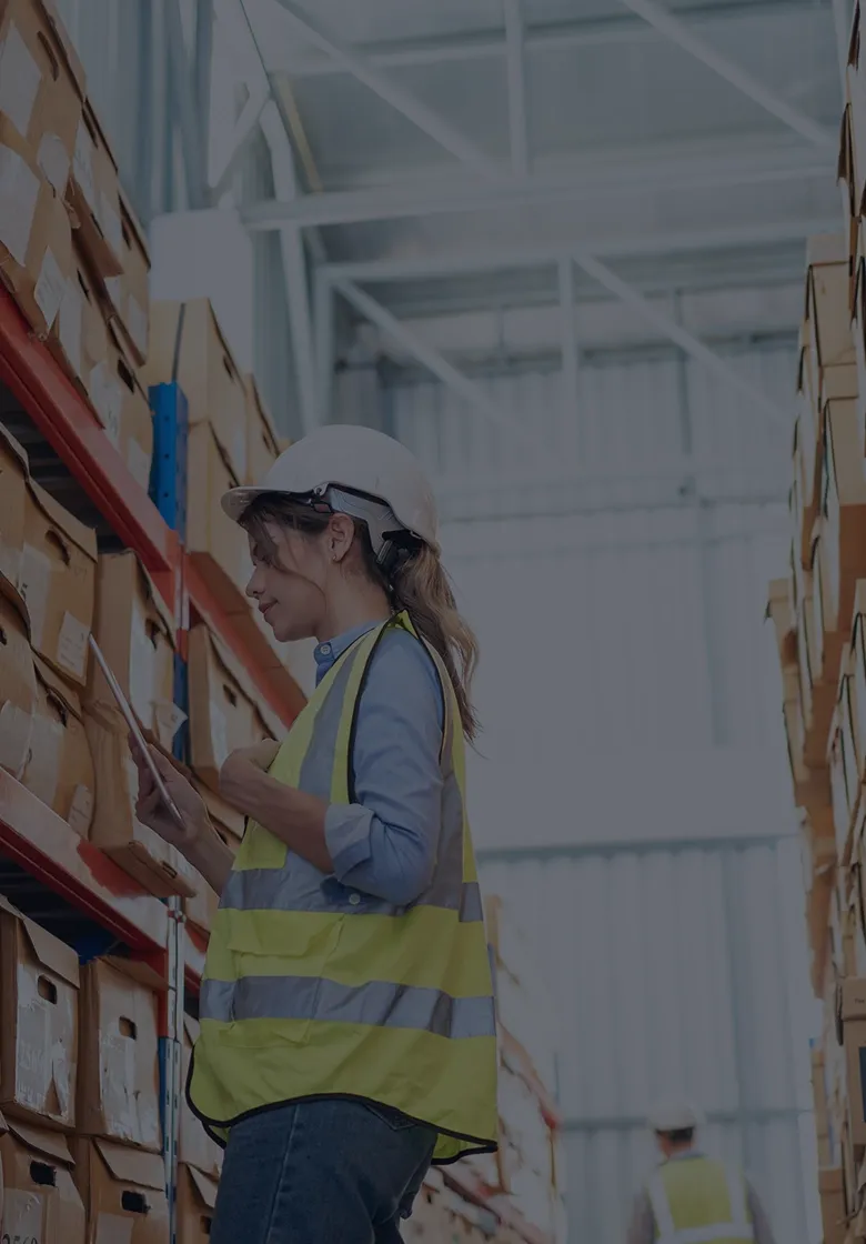 WEB-BASED TIME TRACKING SYSTEM FOR A DISTRIBUTION CENTER
